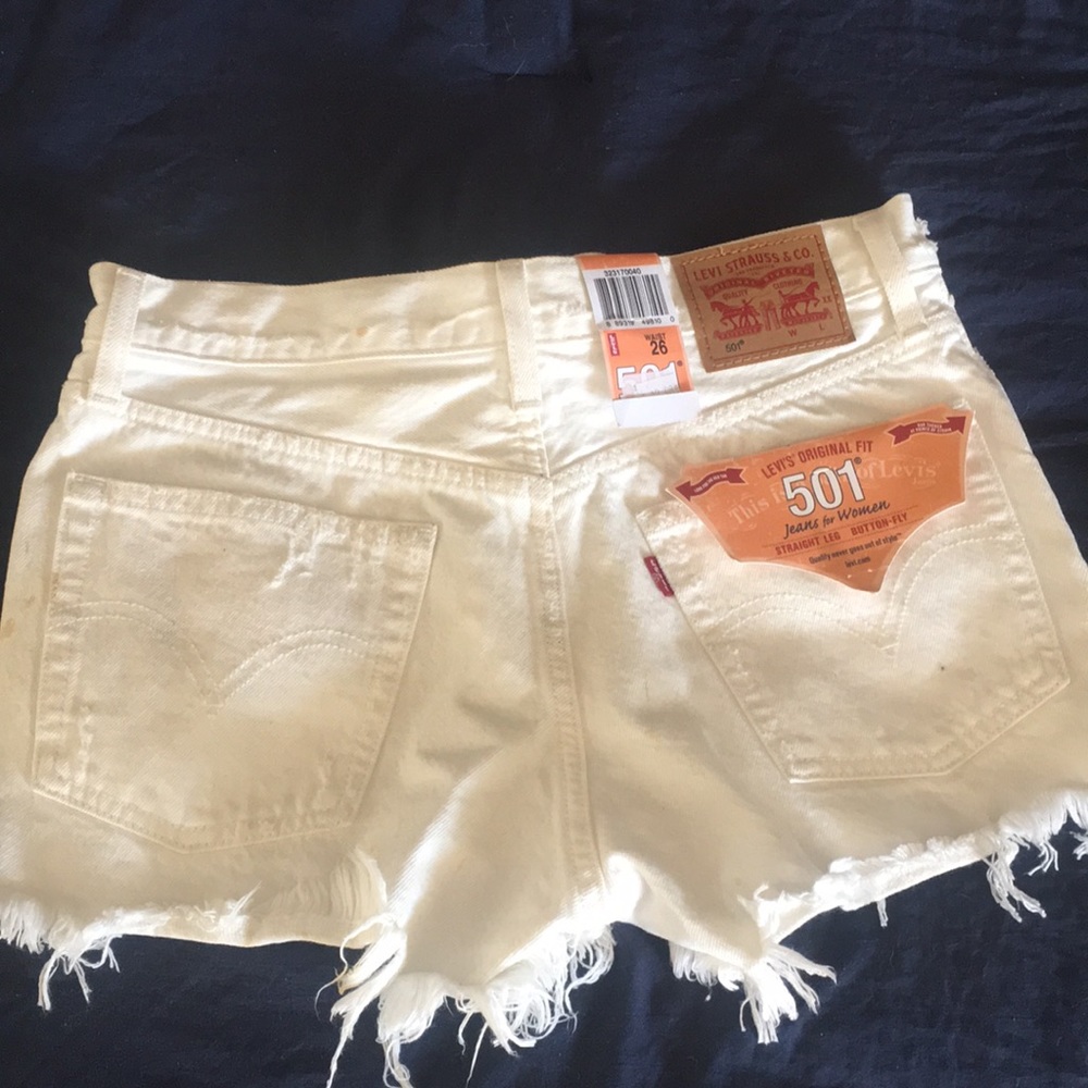 Brand new white Levi jean shorts